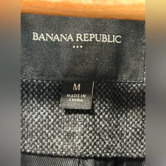 Banana Republic Men's Charcoal And Wool Blemd Top Coat 
Trench Coat
Size Medium - Picture 3 of 6